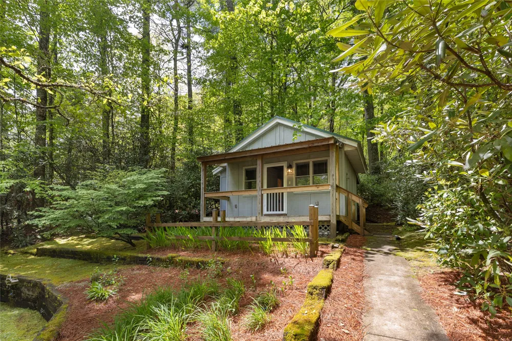 477 Lance Road Cashiers, NC 28717