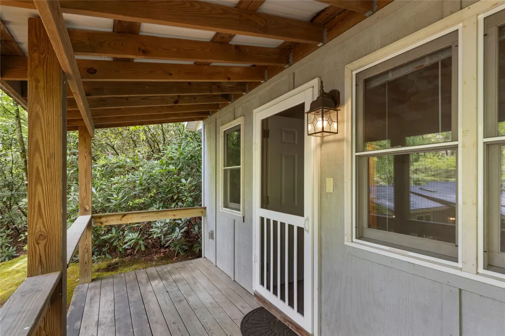 477 Lance Road Cashiers, NC 28717
