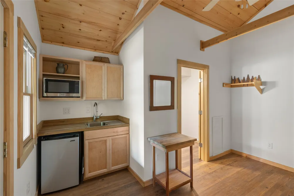 477 Lance Road Cashiers, NC 28717