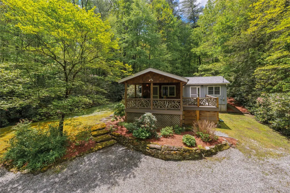 477 Lance Road Cashiers, NC 28717