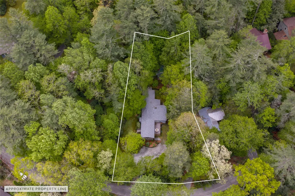 477 Lance Road Cashiers, NC 28717
