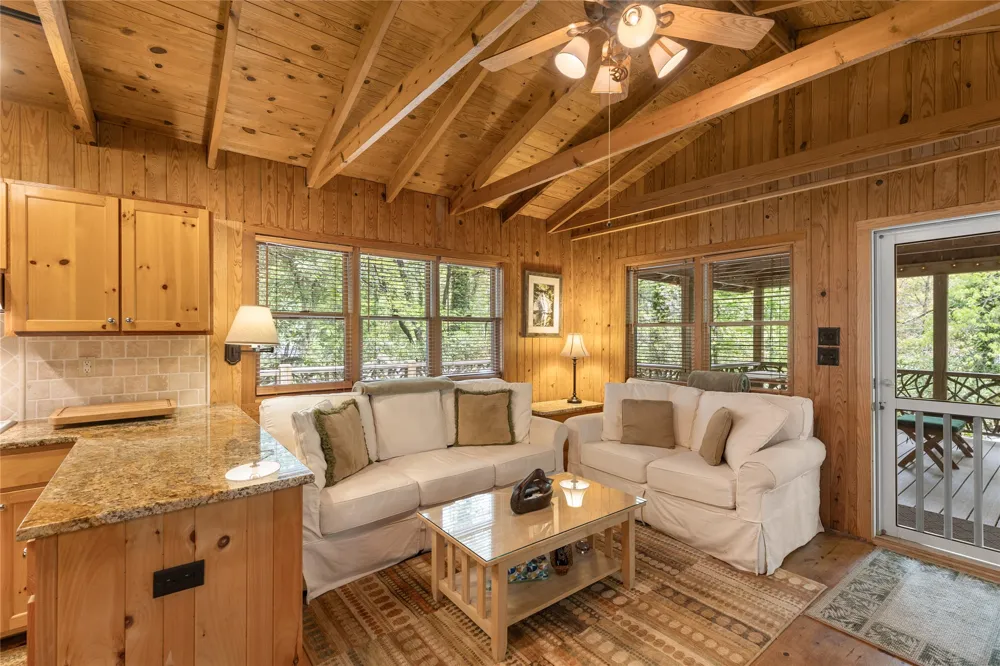 477 Lance Road Cashiers, NC 28717
