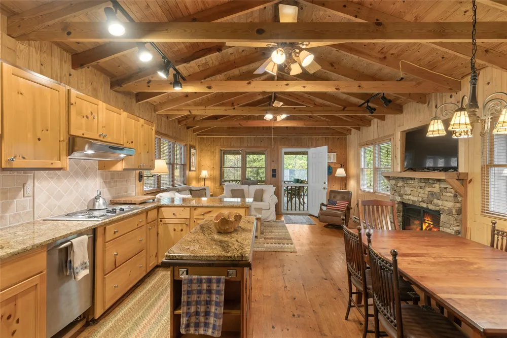 477 Lance Road Cashiers, NC 28717