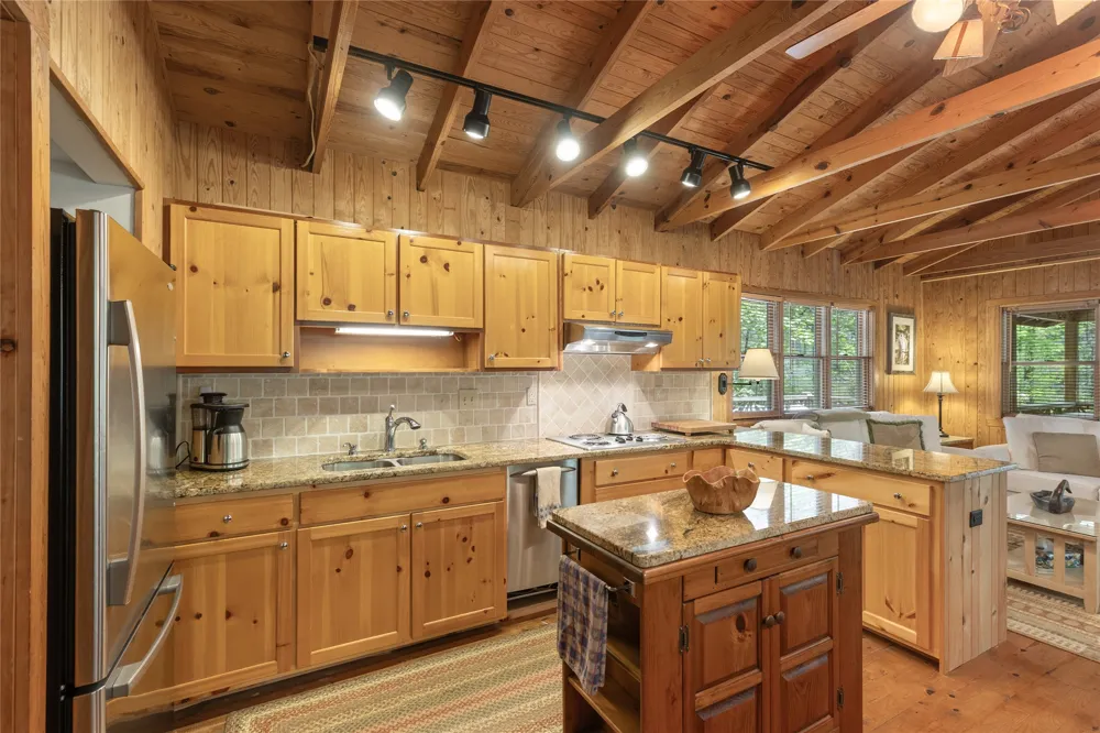 477 Lance Road Cashiers, NC 28717