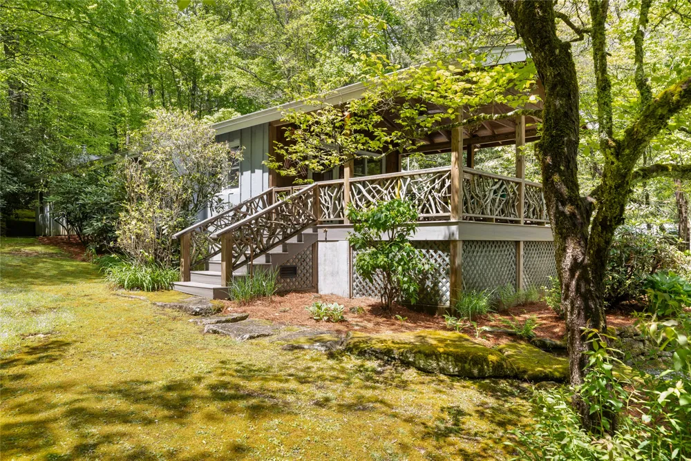 477 Lance Road Cashiers, NC 28717