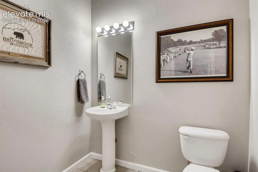 846 Victoria Ridge Point Colorado Springs, CO 80903