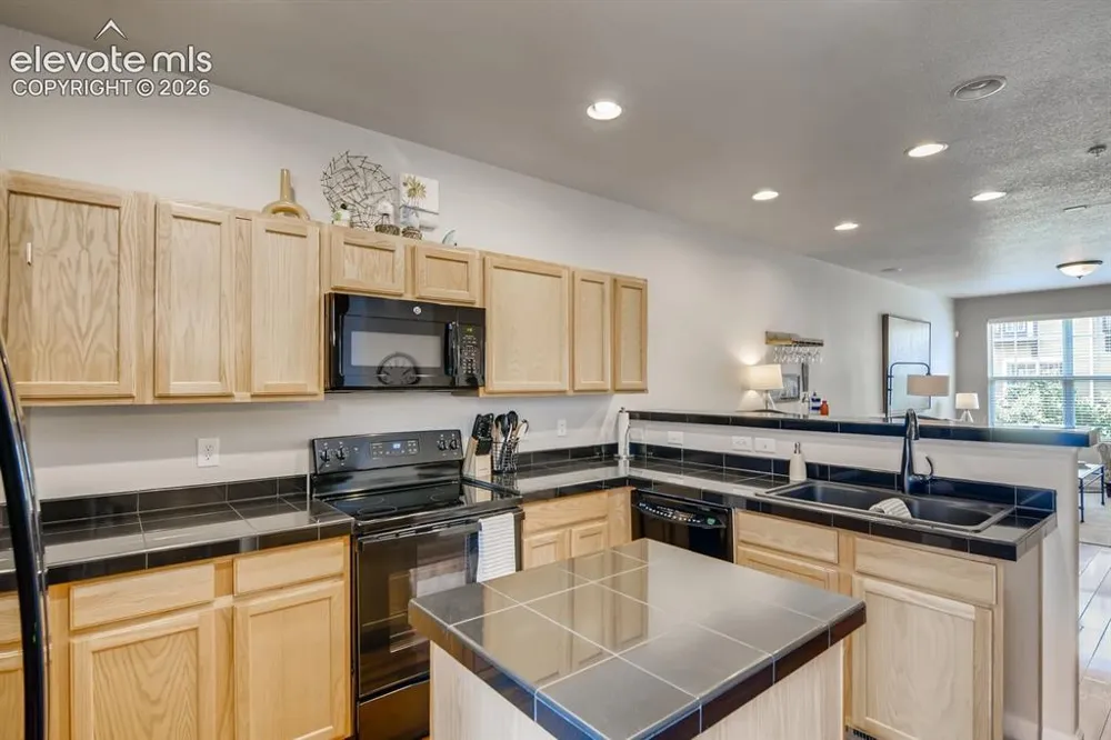 846 Victoria Ridge Point Colorado Springs, CO 80903