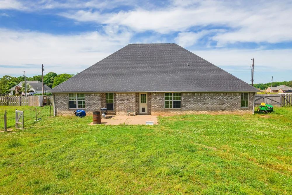 100 Mary Kate Ln Henderson, TN 38340