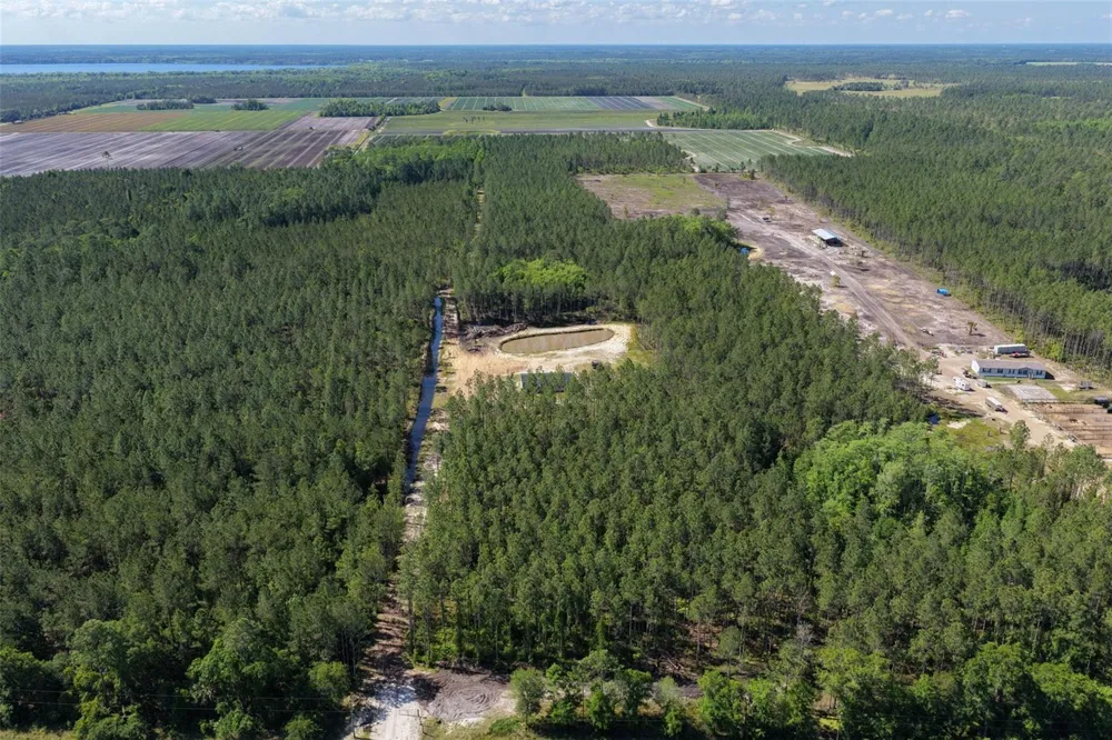 15539 COUNTY RD 305 Bunnell, FL 32110