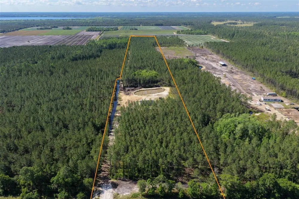 15539 COUNTY RD 305 Bunnell, FL 32110