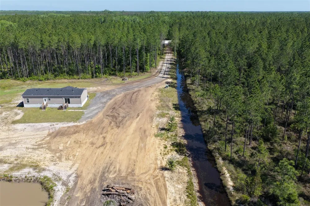 15539 COUNTY RD 305 Bunnell, FL 32110