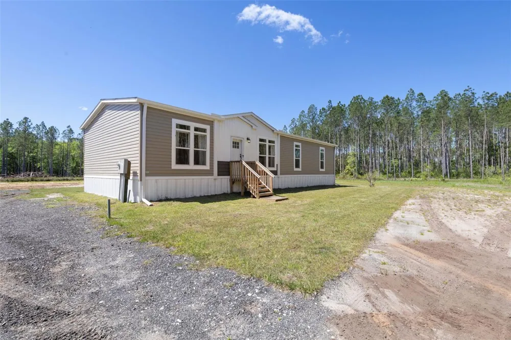 15539 COUNTY RD 305 Bunnell, FL 32110