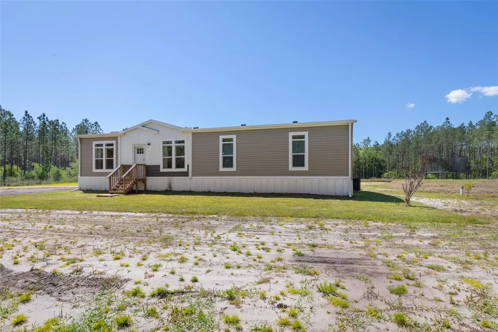 15539 COUNTY RD 305 Bunnell, FL 32110