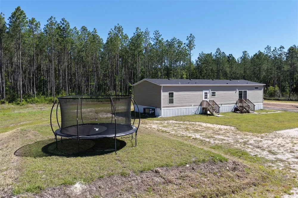 15539 COUNTY RD 305 Bunnell, FL 32110