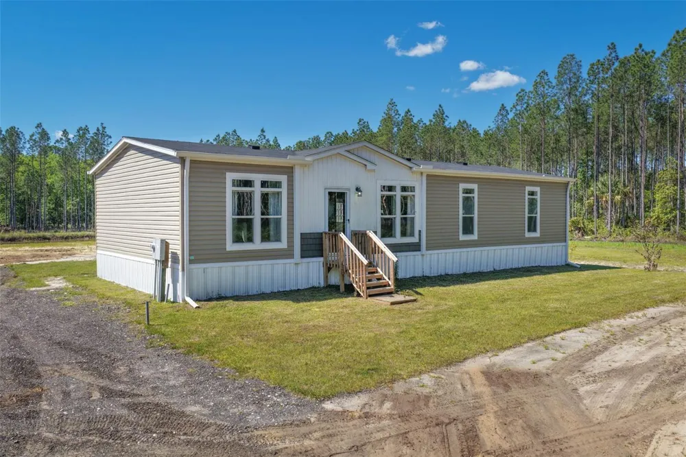 15539 COUNTY RD 305 Bunnell, FL 32110