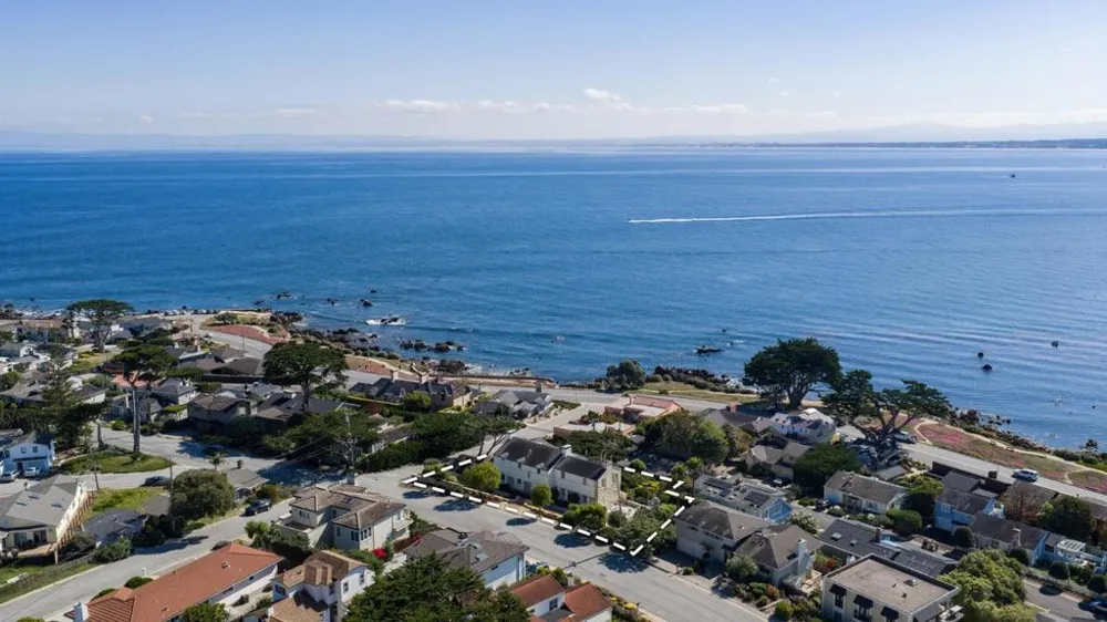 888 Del Monte Boulevard Pacific Grove, CA 93950