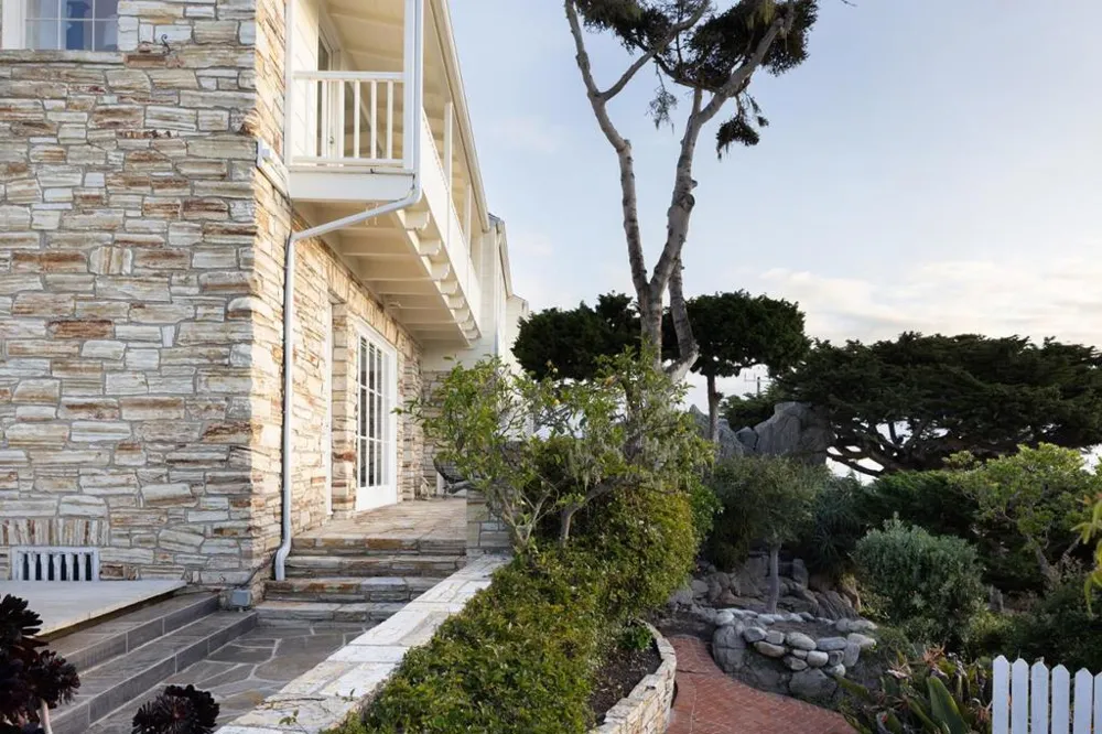 888 Del Monte Boulevard Pacific Grove, CA 93950