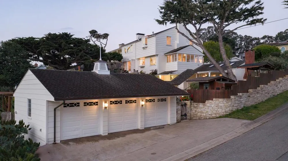 888 Del Monte Boulevard Pacific Grove, CA 93950