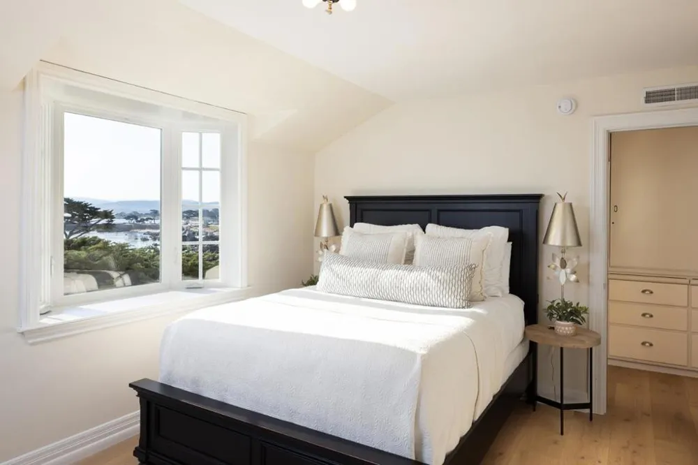 888 Del Monte Boulevard Pacific Grove, CA 93950