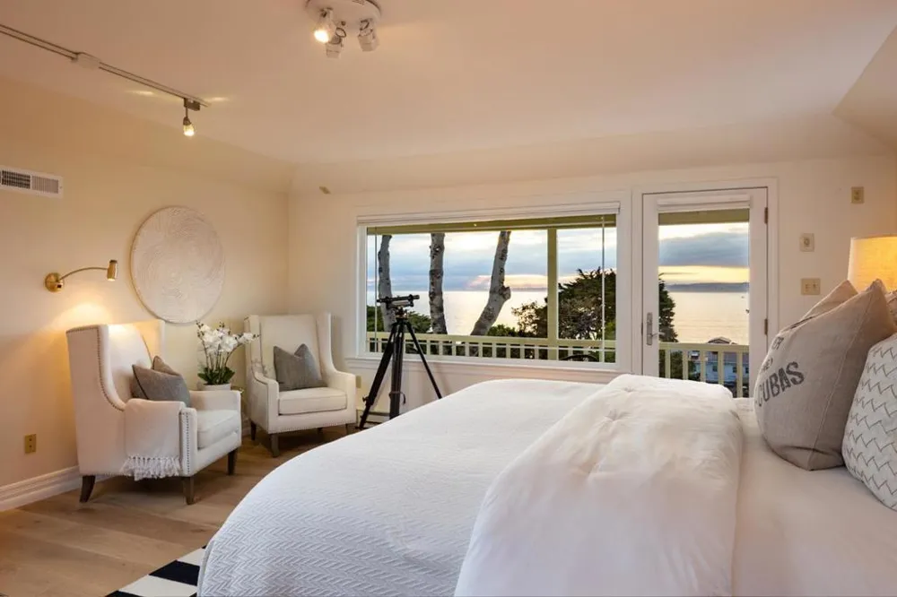888 Del Monte Boulevard Pacific Grove, CA 93950