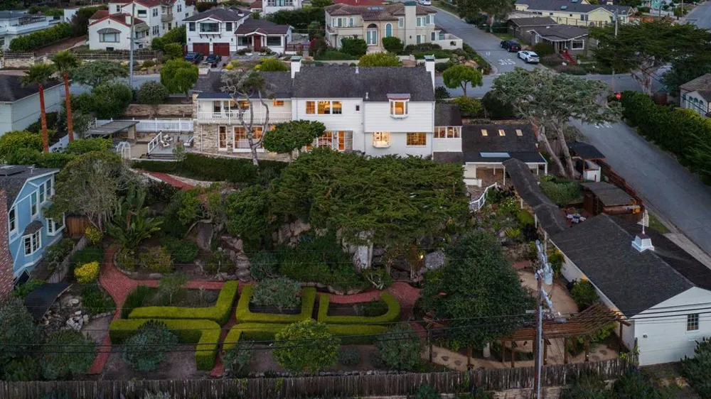 888 Del Monte Boulevard Pacific Grove, CA 93950