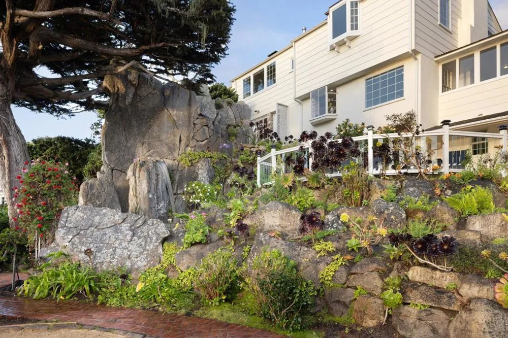 888 Del Monte Boulevard Pacific Grove, CA 93950