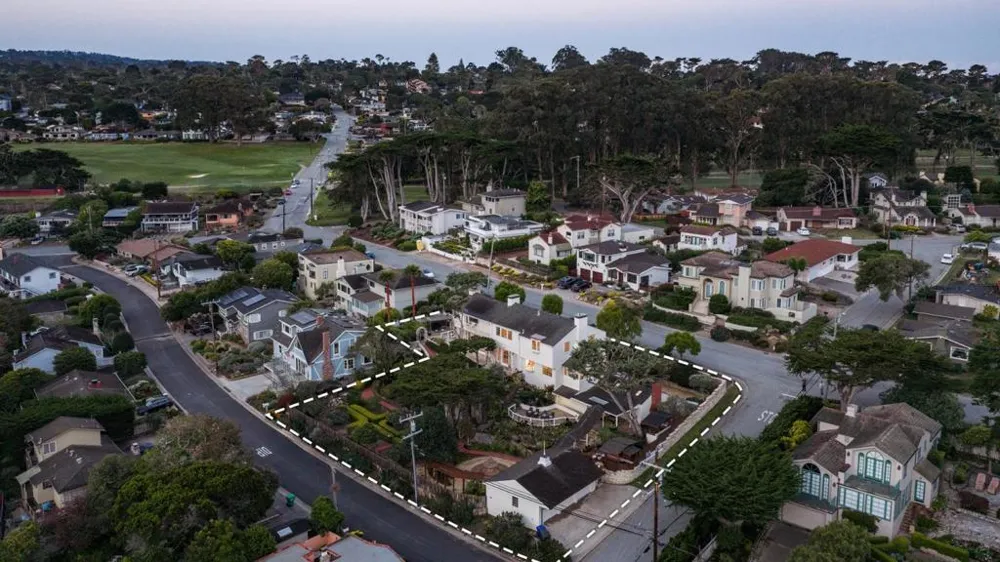 888 Del Monte Boulevard Pacific Grove, CA 93950