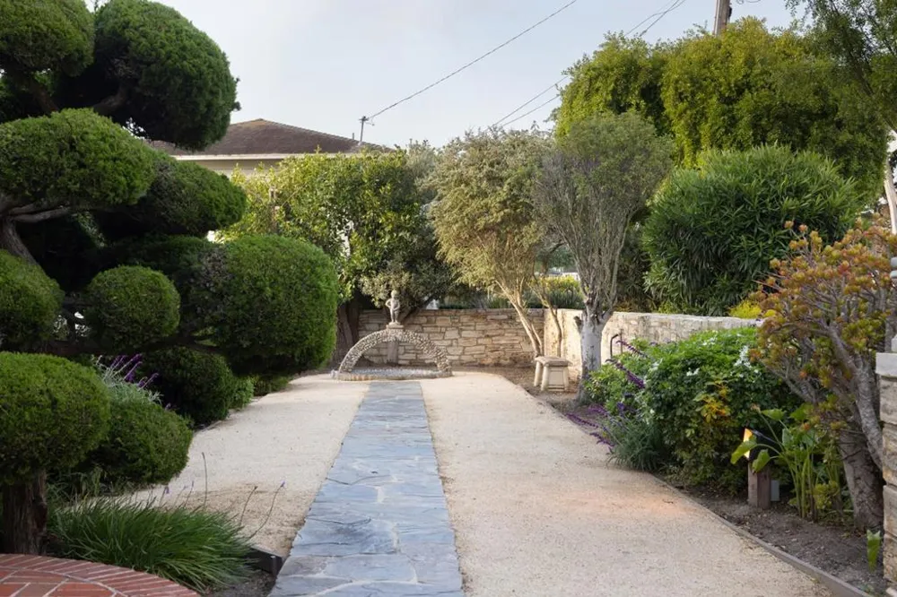 888 Del Monte Boulevard Pacific Grove, CA 93950