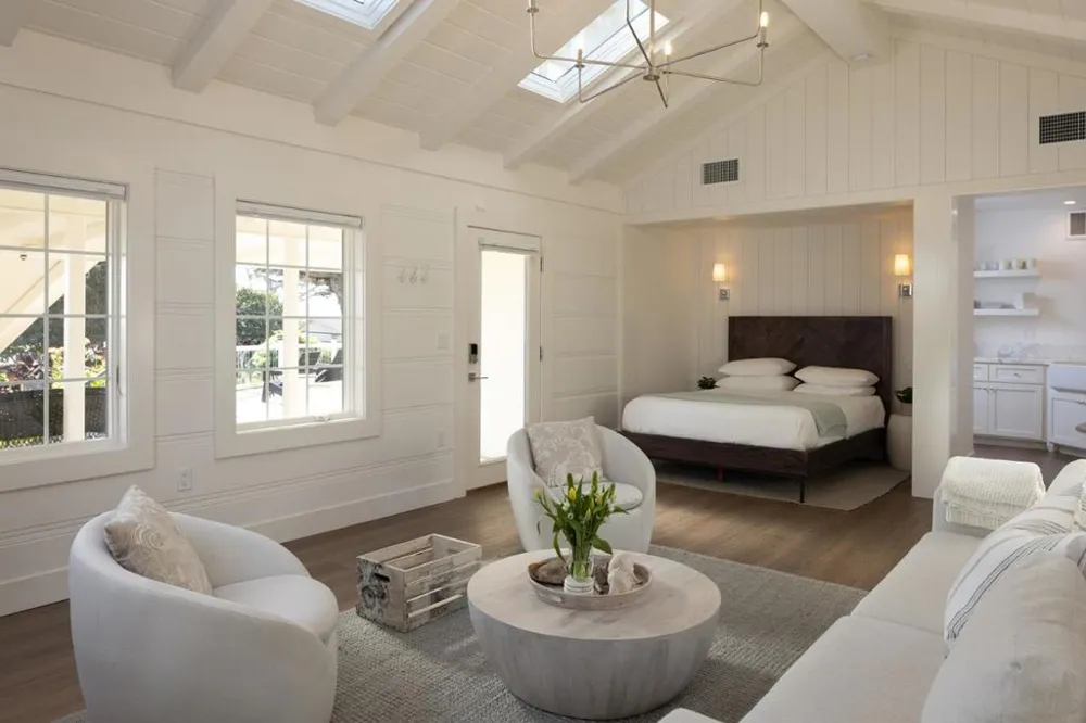 888 Del Monte Boulevard Pacific Grove, CA 93950