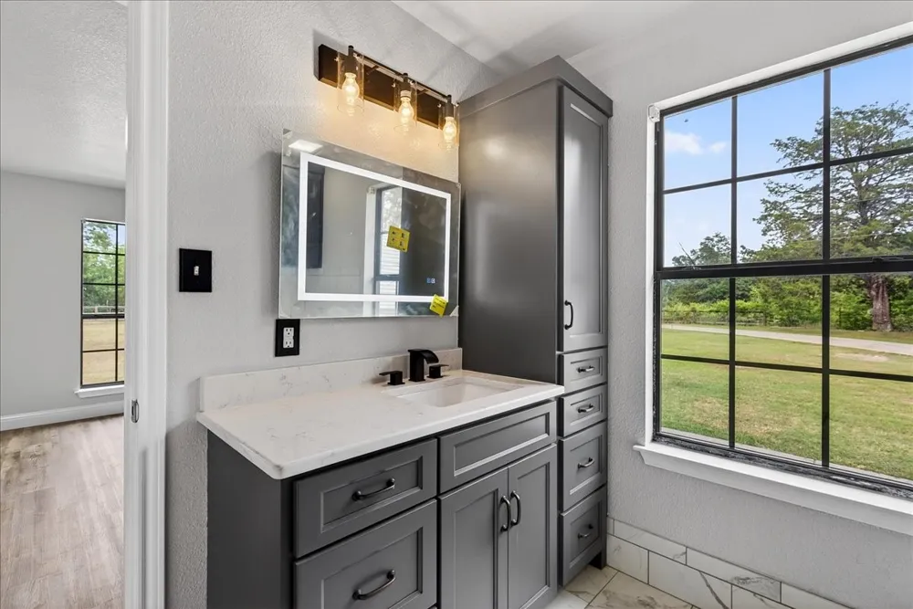 16001 County Road 4052 Kemp, TX 75143