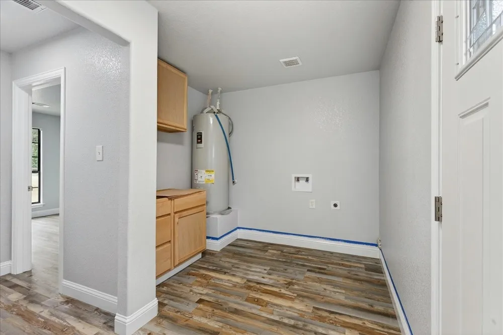 16001 County Road 4052 Kemp, TX 75143