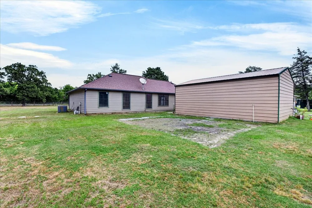 16001 County Road 4052 Kemp, TX 75143
