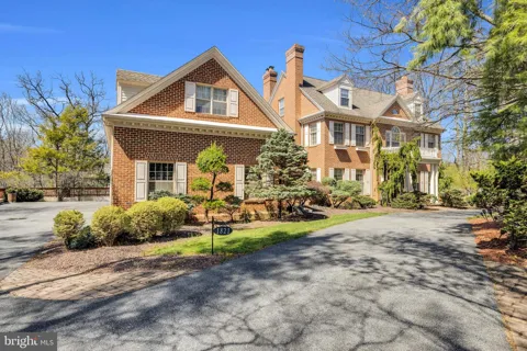 1821 MUSEUM ROAD