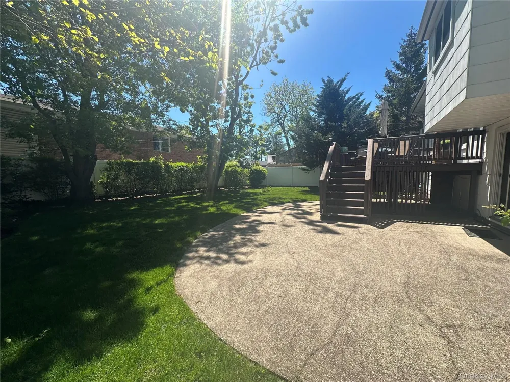 776 Bunker Road North Woodmere, NY 11581