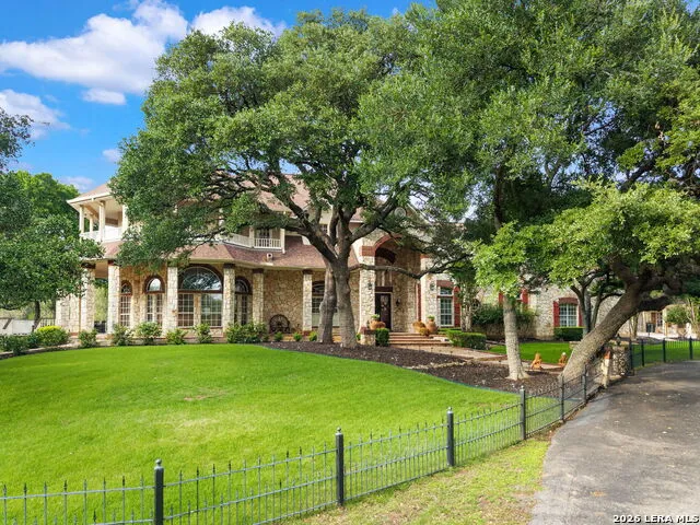 8040 Rolling Acres Trail Fair Oaks Ranch, TX 78015