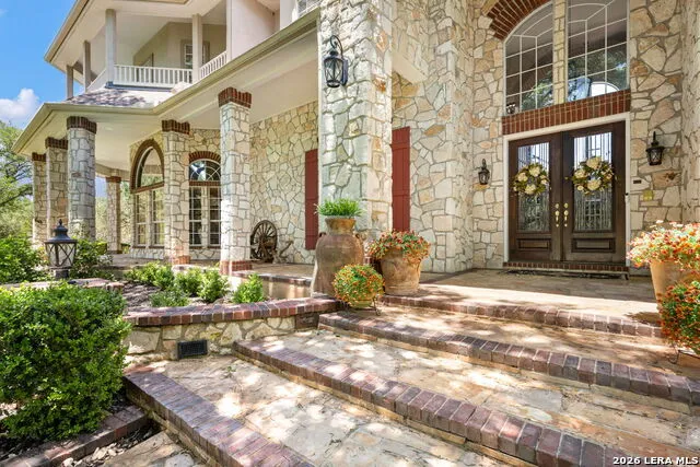 8040 Rolling Acres Trail Fair Oaks Ranch, TX 78015