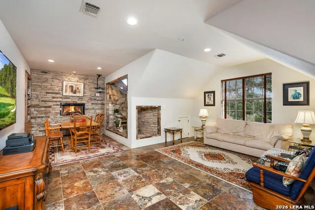 8040 Rolling Acres Trail Fair Oaks Ranch, TX 78015