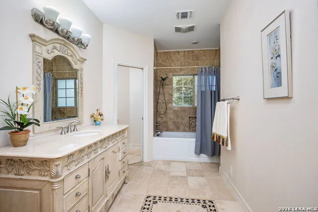 8040 Rolling Acres Trail Fair Oaks Ranch, TX 78015