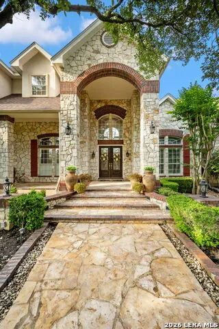 8040 Rolling Acres Trail Fair Oaks Ranch, TX 78015