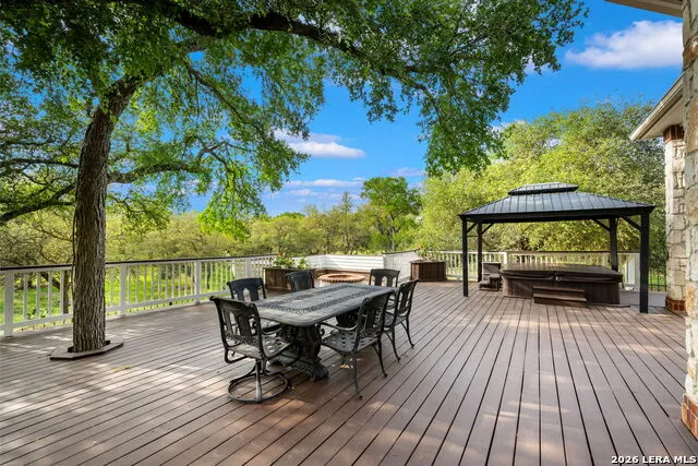 8040 Rolling Acres Trail Fair Oaks Ranch, TX 78015