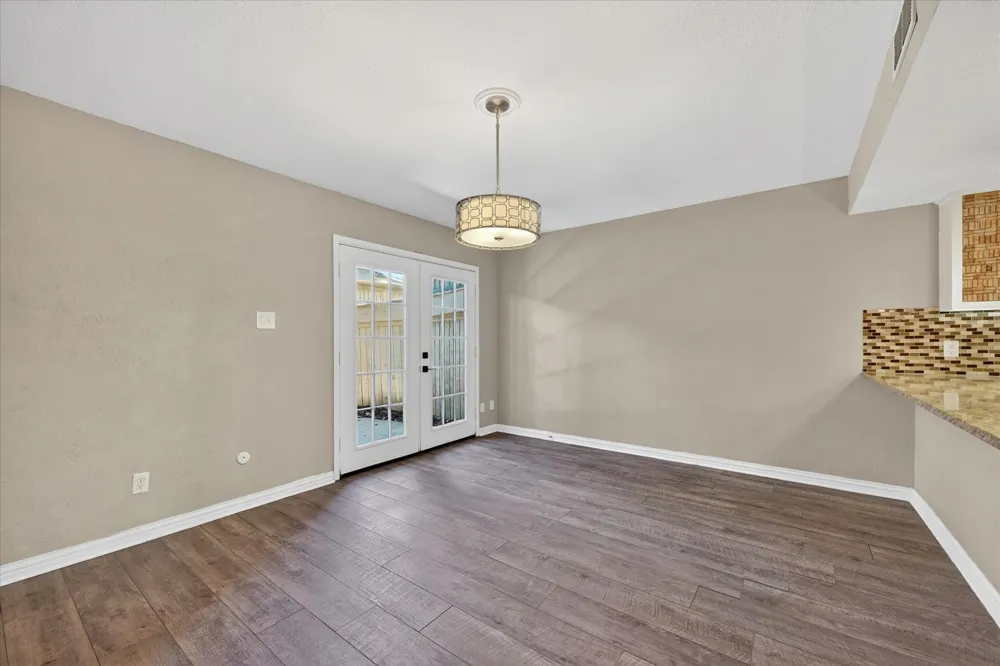 3006 Wayside Drive Bedford, TX 76021