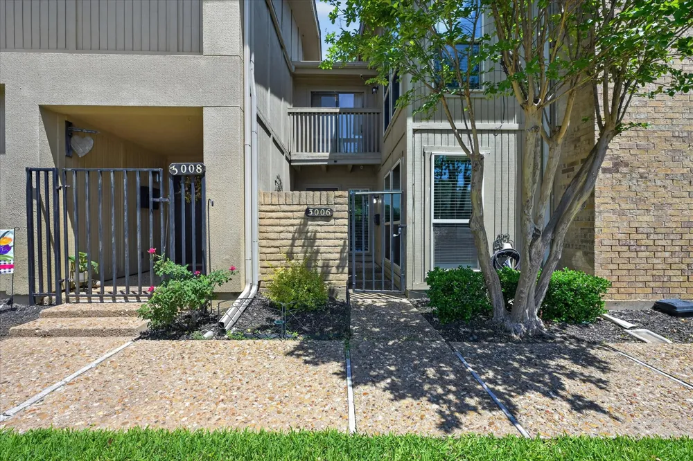3006 Wayside Drive Bedford, TX 76021