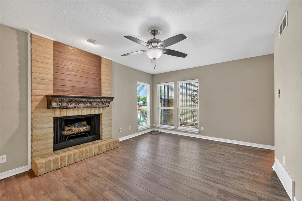3006 Wayside Drive Bedford, TX 76021