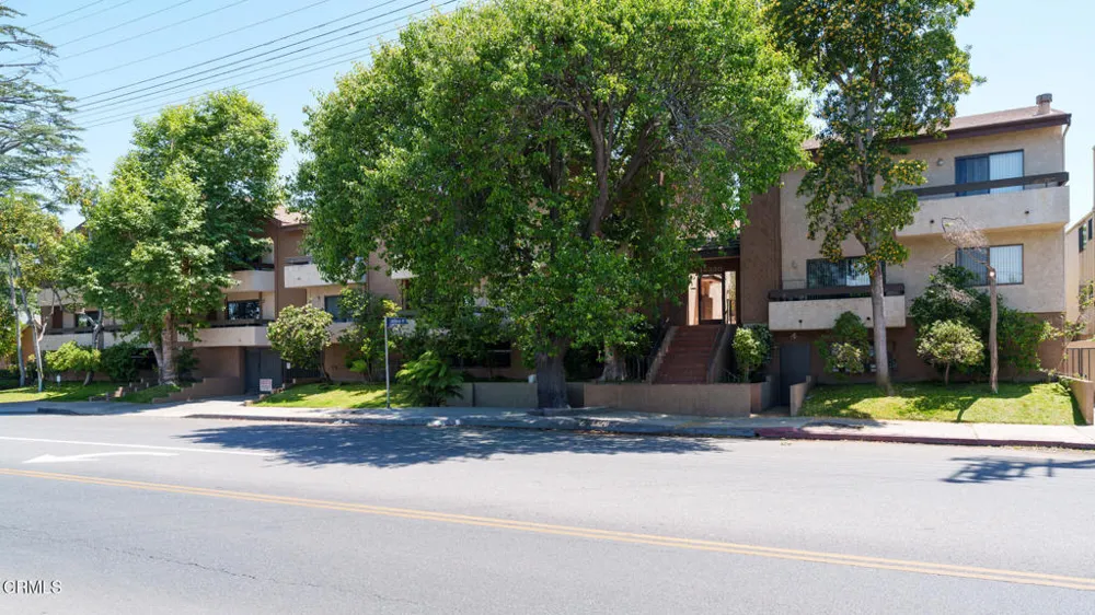 12330 Magnolia Boulevard #106 Valley Village, CA 91607