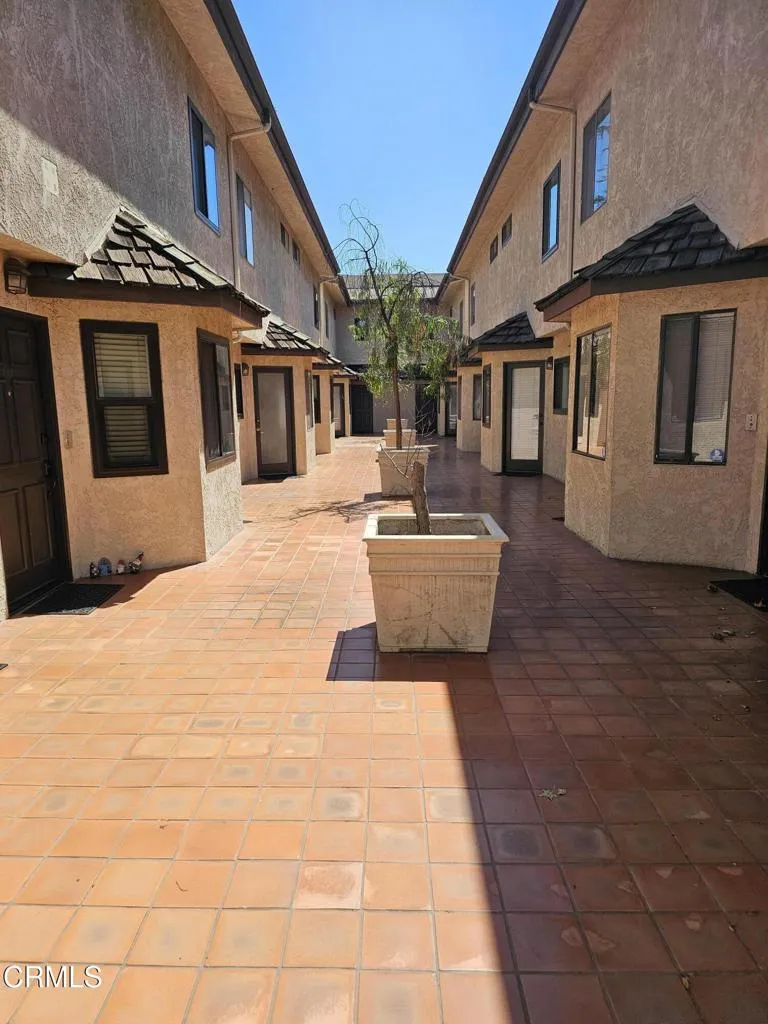 12330 Magnolia Boulevard #106 Valley Village, CA 91607