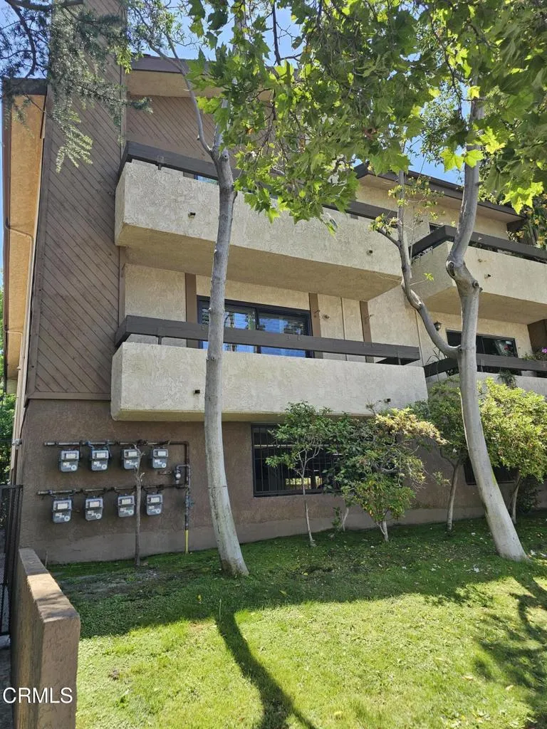 12330 Magnolia Boulevard #106 Valley Village, CA 91607