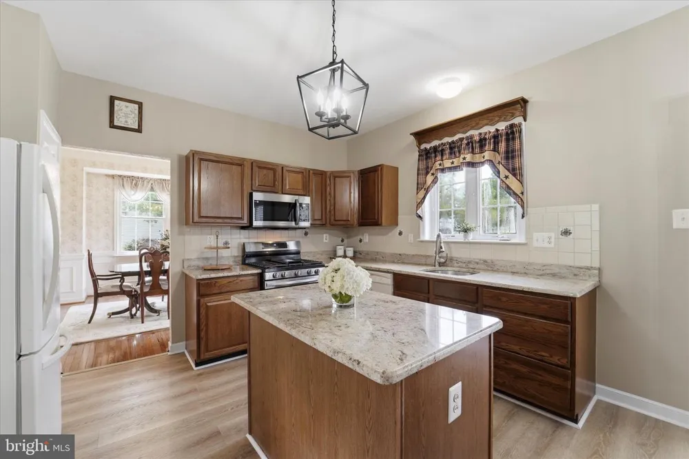 713 IRIS LANE Media, PA 19063