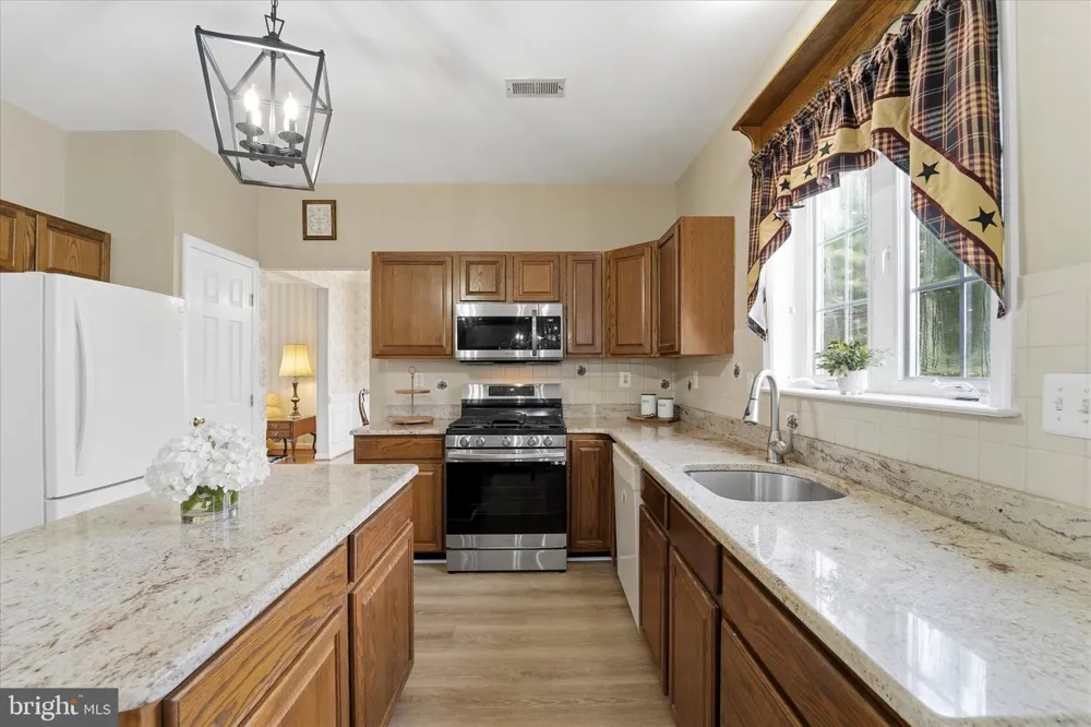 713 IRIS LANE Media, PA 19063