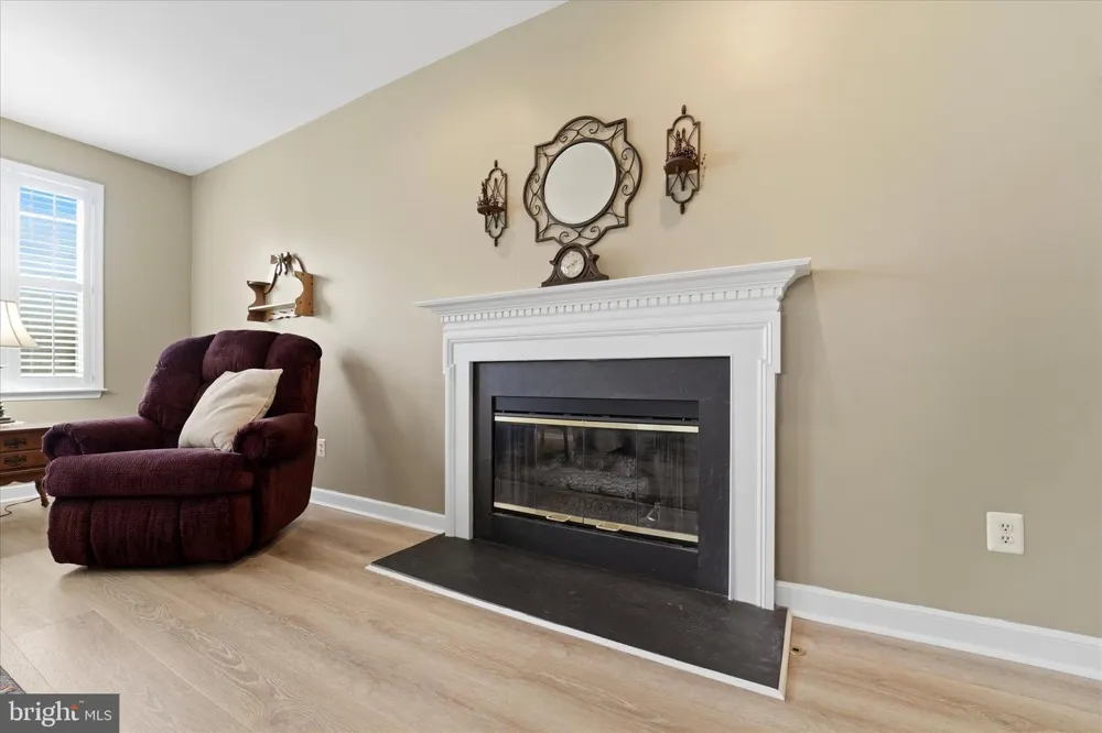 713 IRIS LANE Media, PA 19063