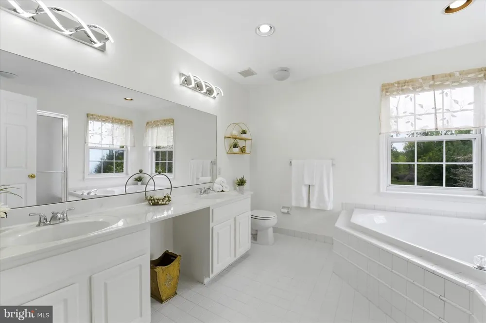 713 IRIS LANE Media, PA 19063